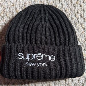 Supreme Black Ribbed Beanie
